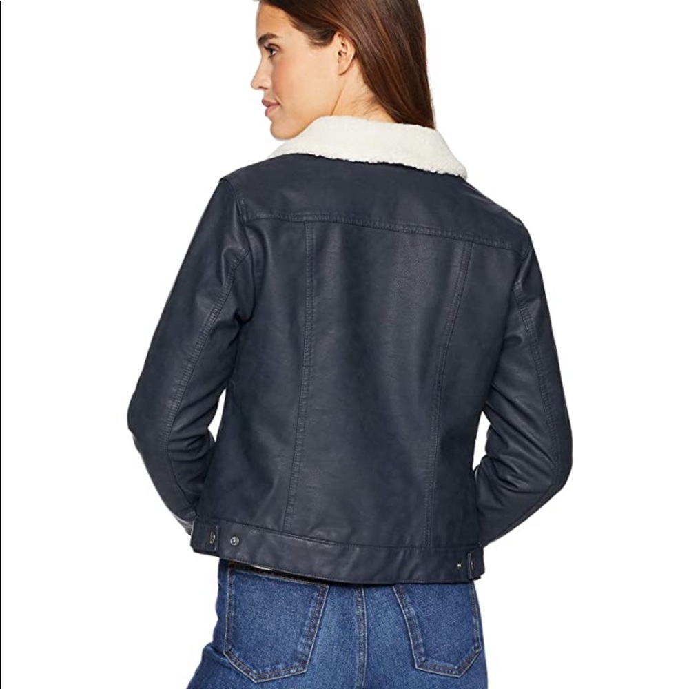 Levi’s Sherpa Lined Faux Leather Trucker Jacket - Picture 2 of 5